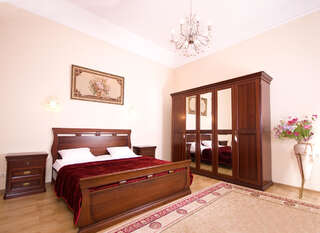 Отель Гостиница Екатерина Одесса Семейный номер с балконом-1